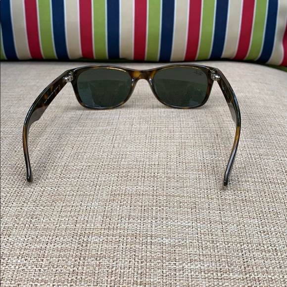 Ray-Ban Tortoise Shell Sunglasses LIKE NEW - Picture 7 of 8